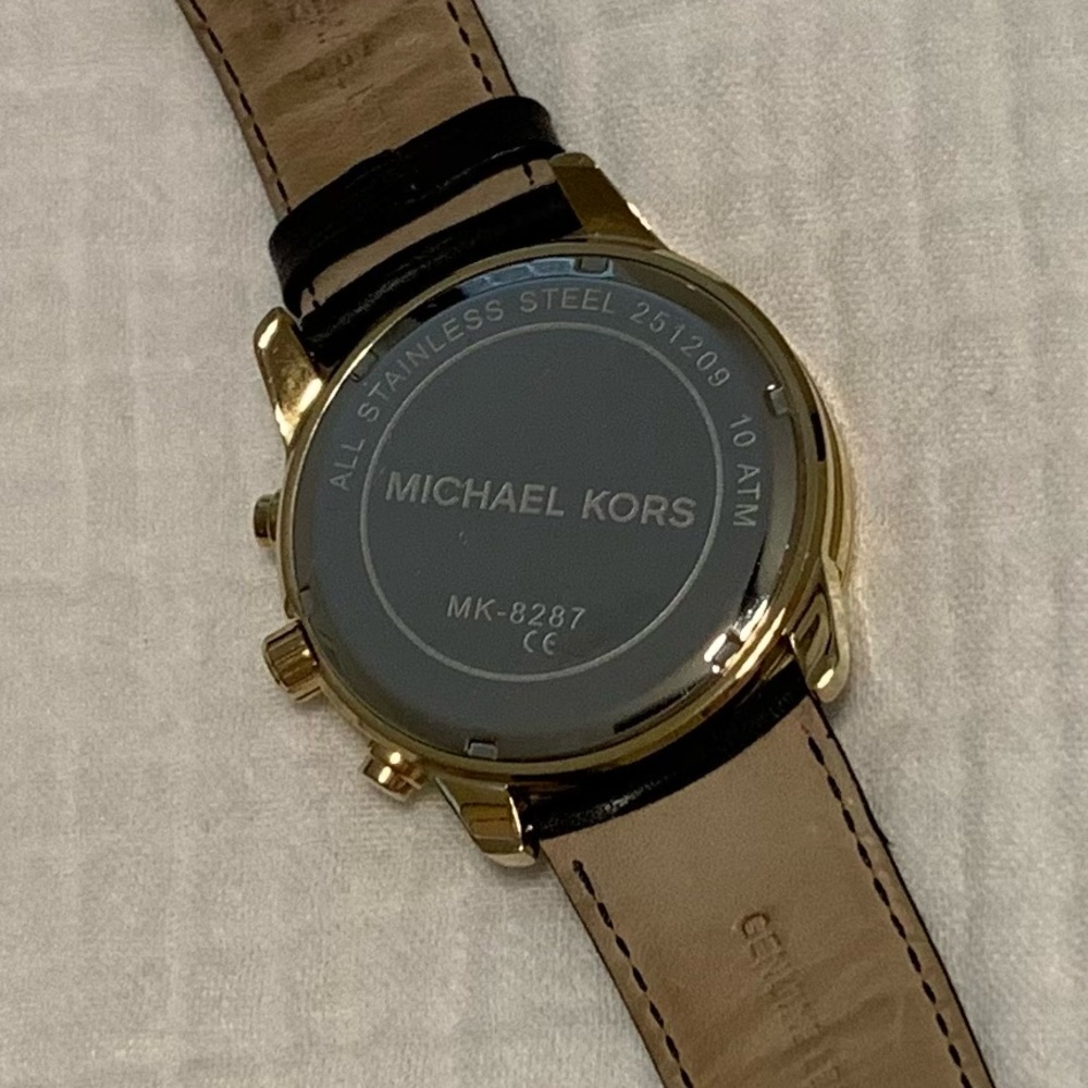 Michael Kors black and gold Runway watch - Picture 4 of 4
